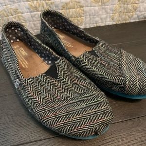 8.5 womens Toms